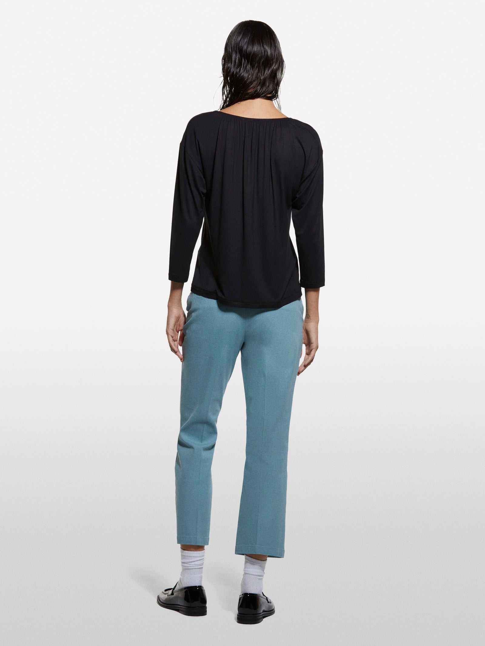 T-shirt preta com franzido - ucb_image_B