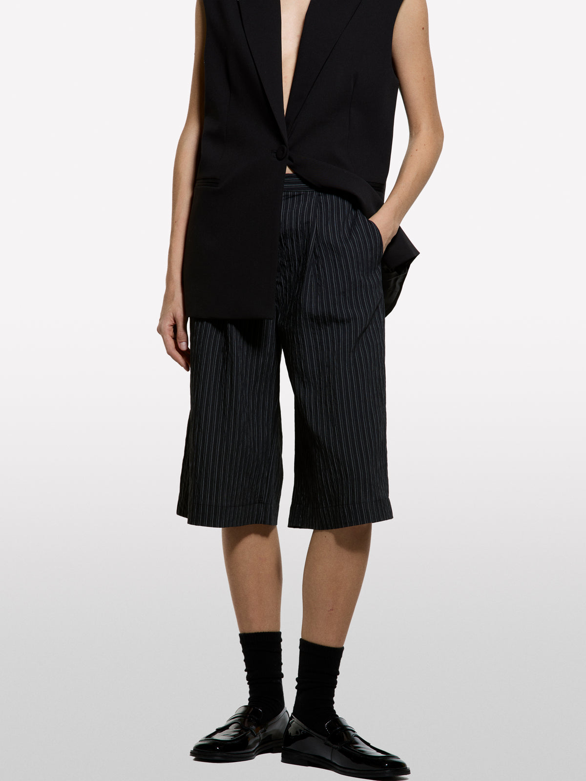 Bermudas pretas riscadas - ucb_image_FY