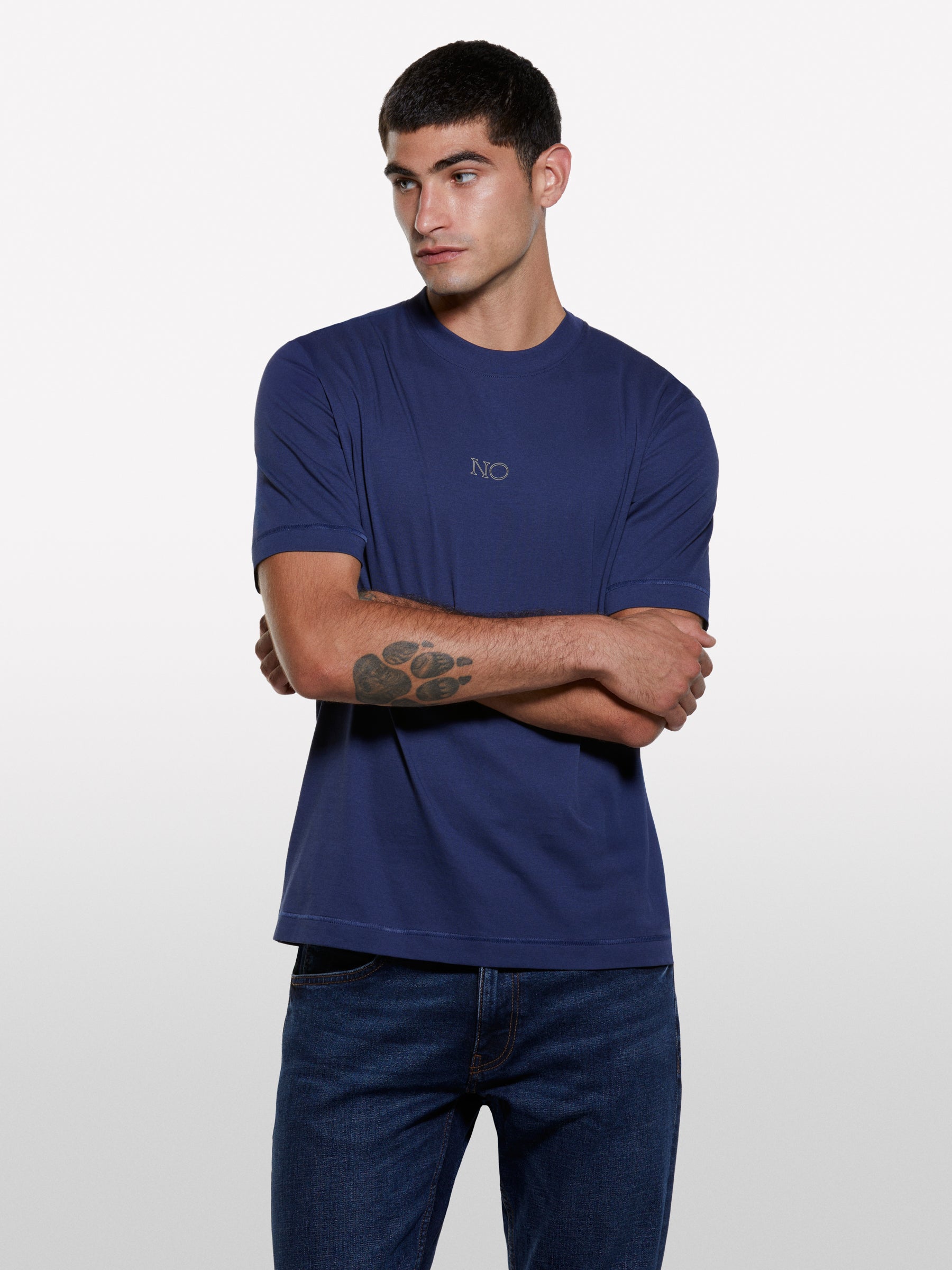 T-shirt azul-escuro com estampa - ucb_image_FY