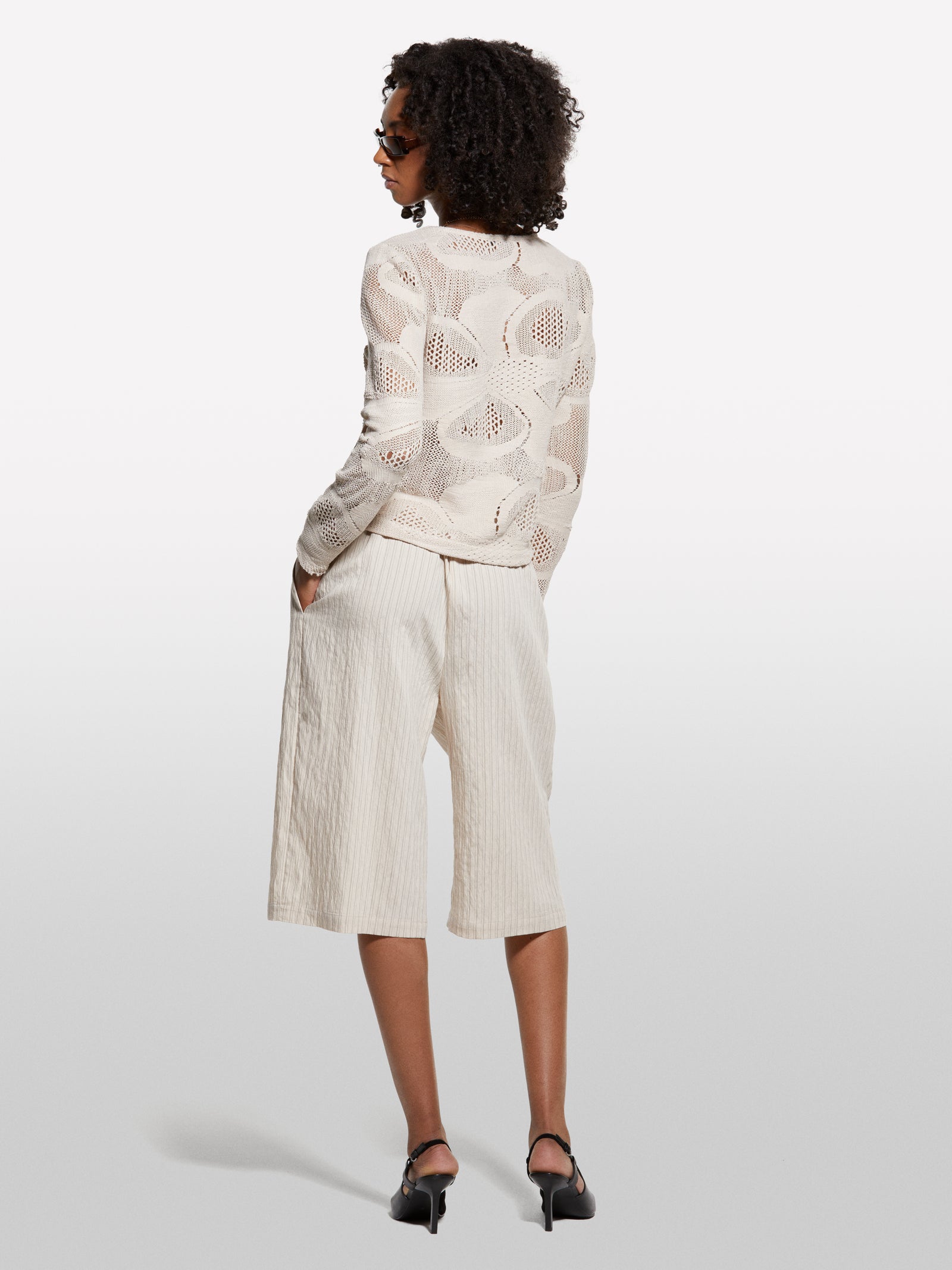 Bermudas branco nata riscadas - ucb_image_B