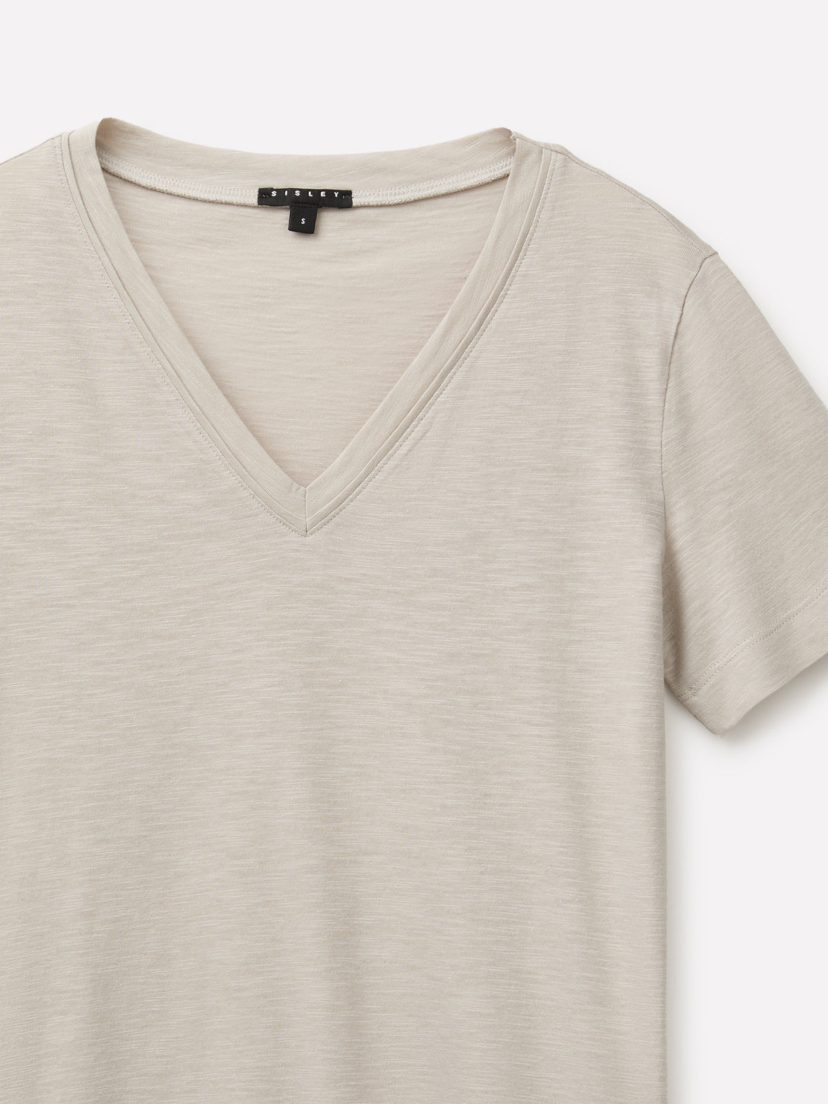 Camiseta com decote em V - ucb_image_DS1