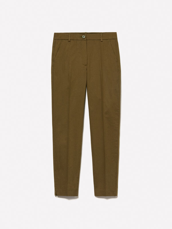 Militärgrüne Chinohose mit normaler Passform Militärgrüne Chinohose mit normaler Passform - chino hosen für damen | Sisley
