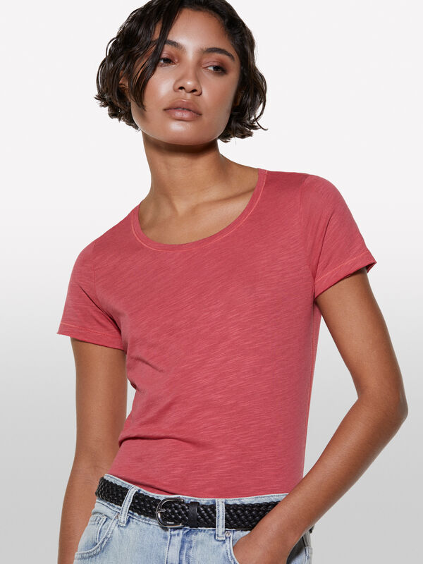 Rougefarbenes T-Shirt mit Rundhalsausschnitt - kurzärmeliges t-shirt für damen | Sisley