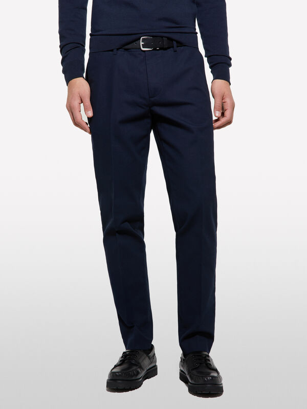 Texturierte Chinohose in Dunkelblau - slim hosen für herren | Sisley