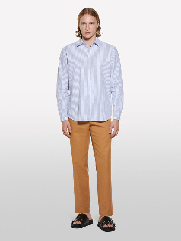 Gestreiftes Hemd aus hellblauer Leinenmischung Gestreiftes Hemd aus hellblauer Leinenmischung - regular hemden für herren | Sisley