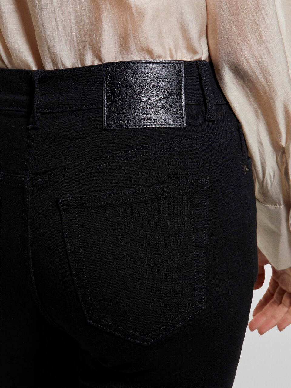 TROUSERS Damen image number null