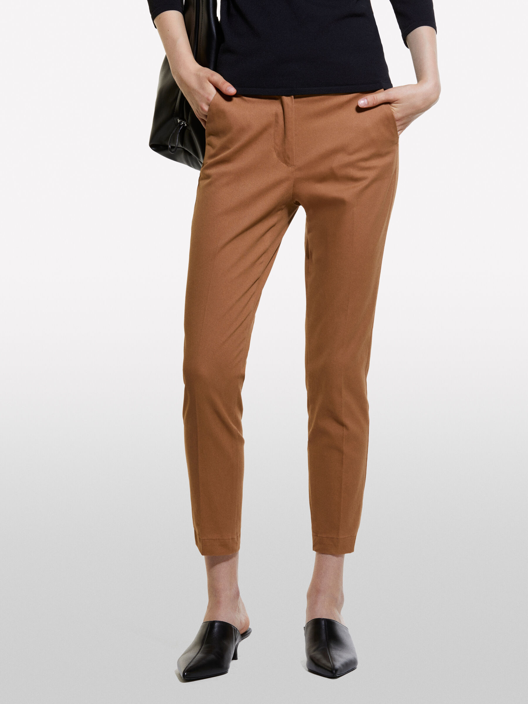 TROUSERS Damen image number null