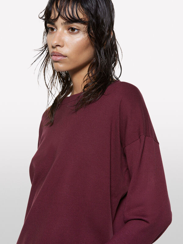 Burgunderfarbener Pullover mit U-Boot-Ausschnitt - pullover u-bootausschnitt für damen | Sisley