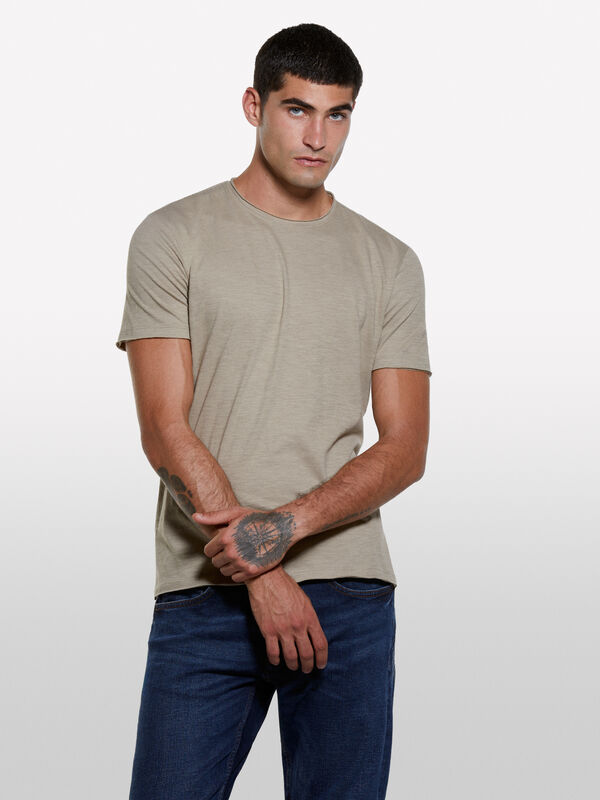 Slim-Fit-T-Shirt in Kamelfarbe mit kurzen Ärmeln - kurzärmeliges t-shirt für herren | Sisley
