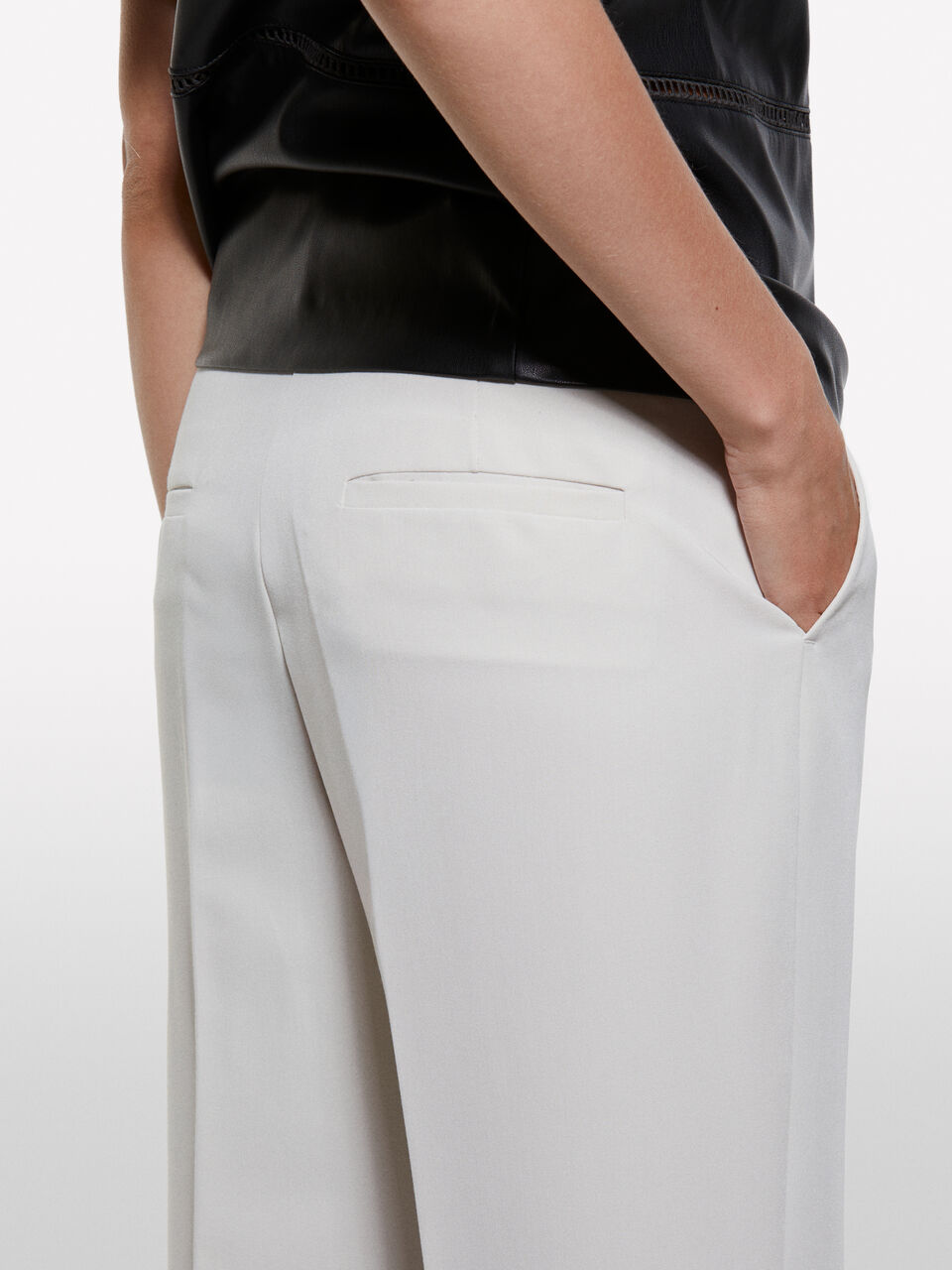 TROUSERS Damen image number null