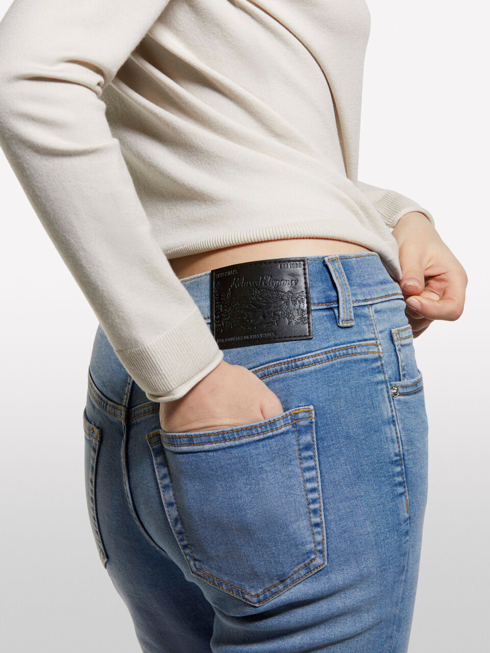 TROUSERS Damen image number null