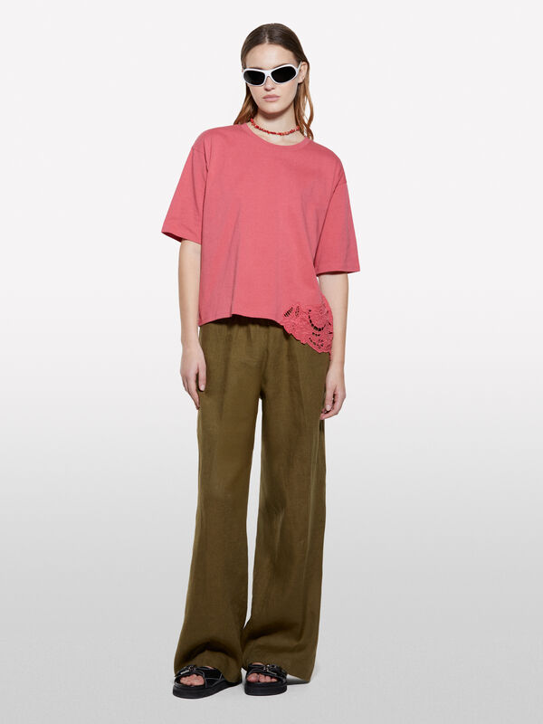 Err&ouml;tendes T-Shirt mit asymmetrischer Stickerei - kurz&auml;rmeliges t-shirt f&uuml;r damen | Sisley