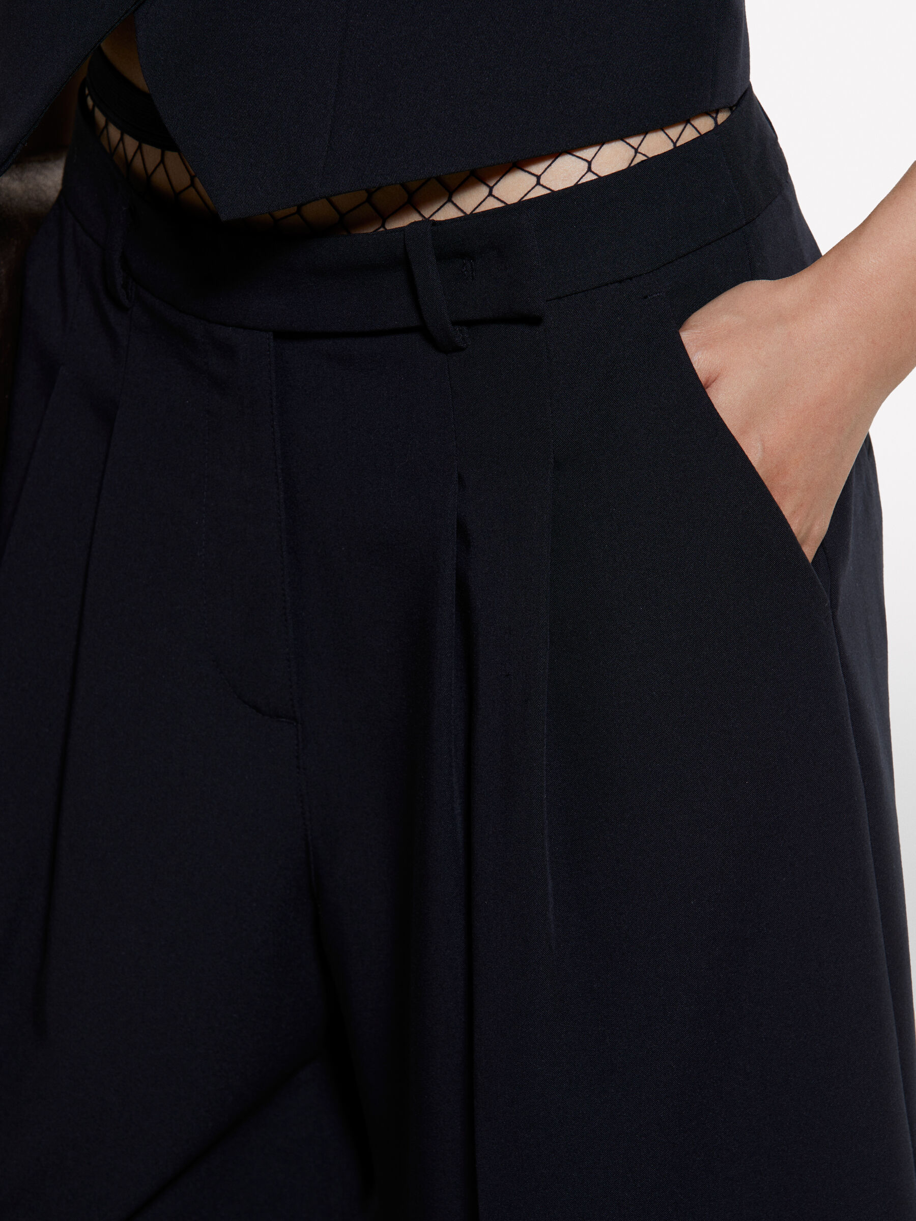 BERMUDA Damen image number null