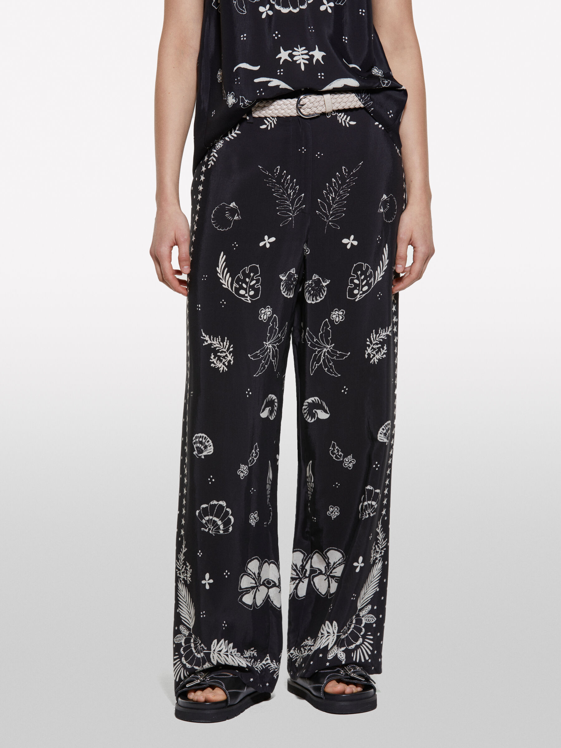 TROUSERS Damen image number null