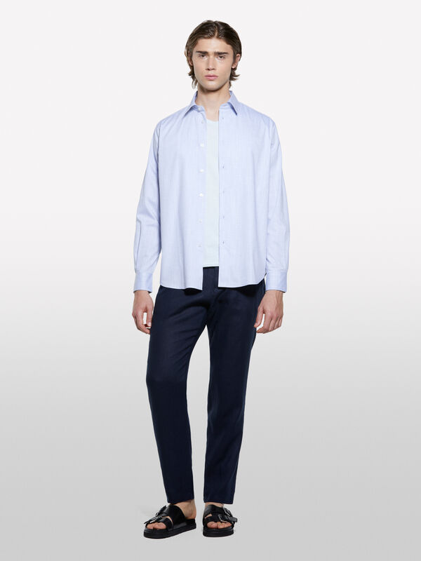 Hellblaues Hemd mit normaler Passform Hellblaues Hemd mit normaler Passform - regular hemden für herren | Sisley