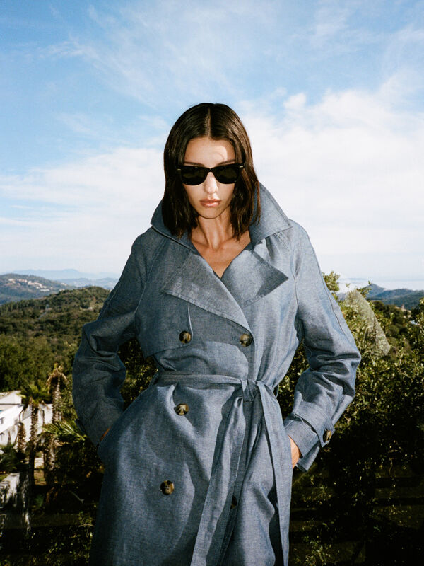 Zweireihiger Trenchcoat mit Denim-Effekt - trenchcoats und regenjacken für damen | Sisley