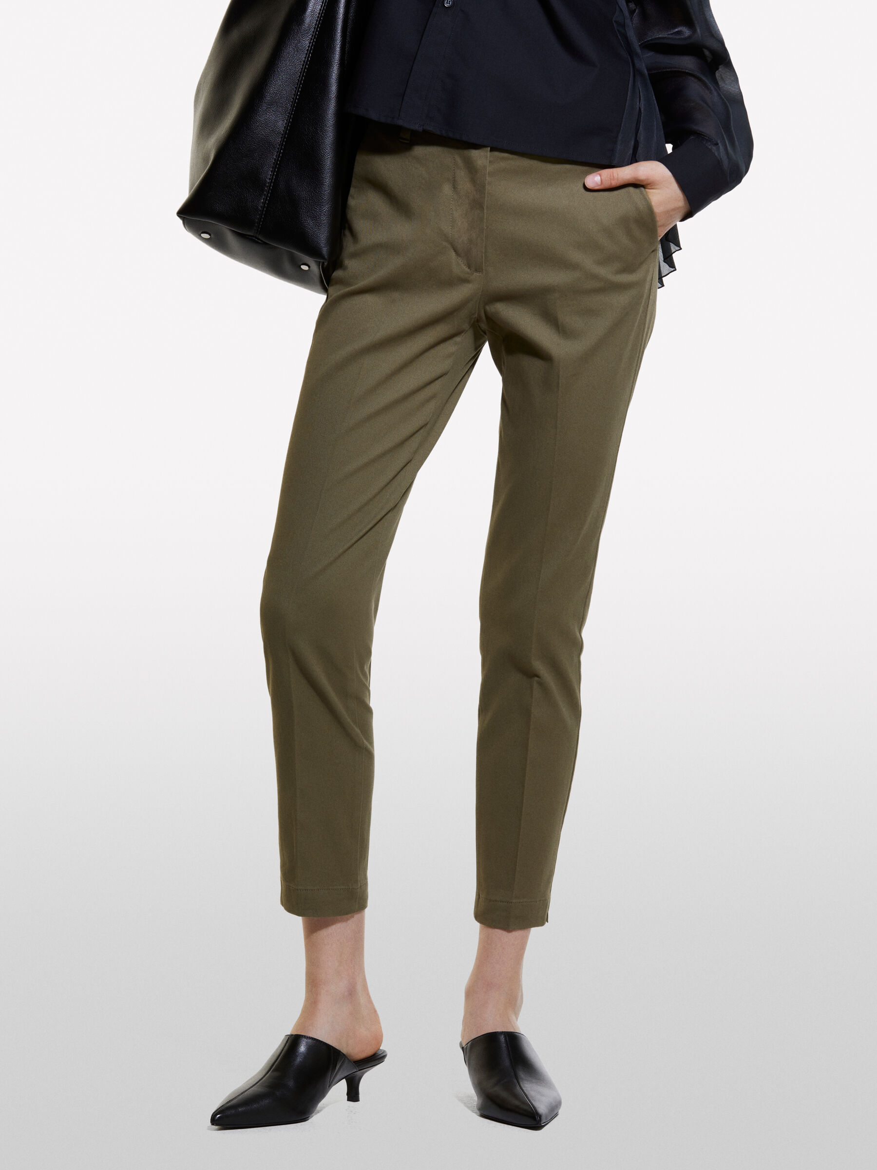 TROUSERS Damen image number null