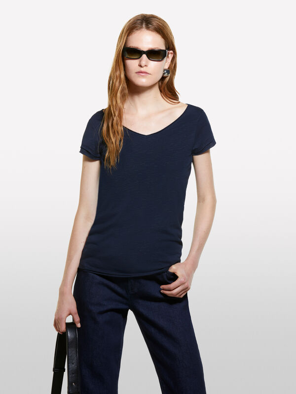T-Shirt mit V-Ausschnitt mit nicht gesäumten Rand - kurzärmeliges t-shirt für damen | Sisley