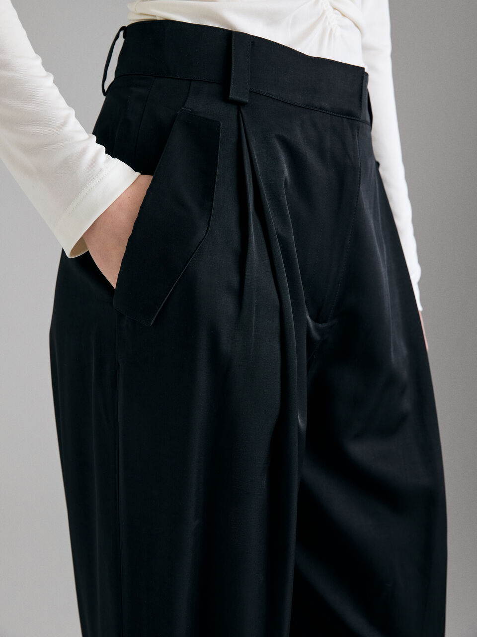 TROUSERS Damen image number null