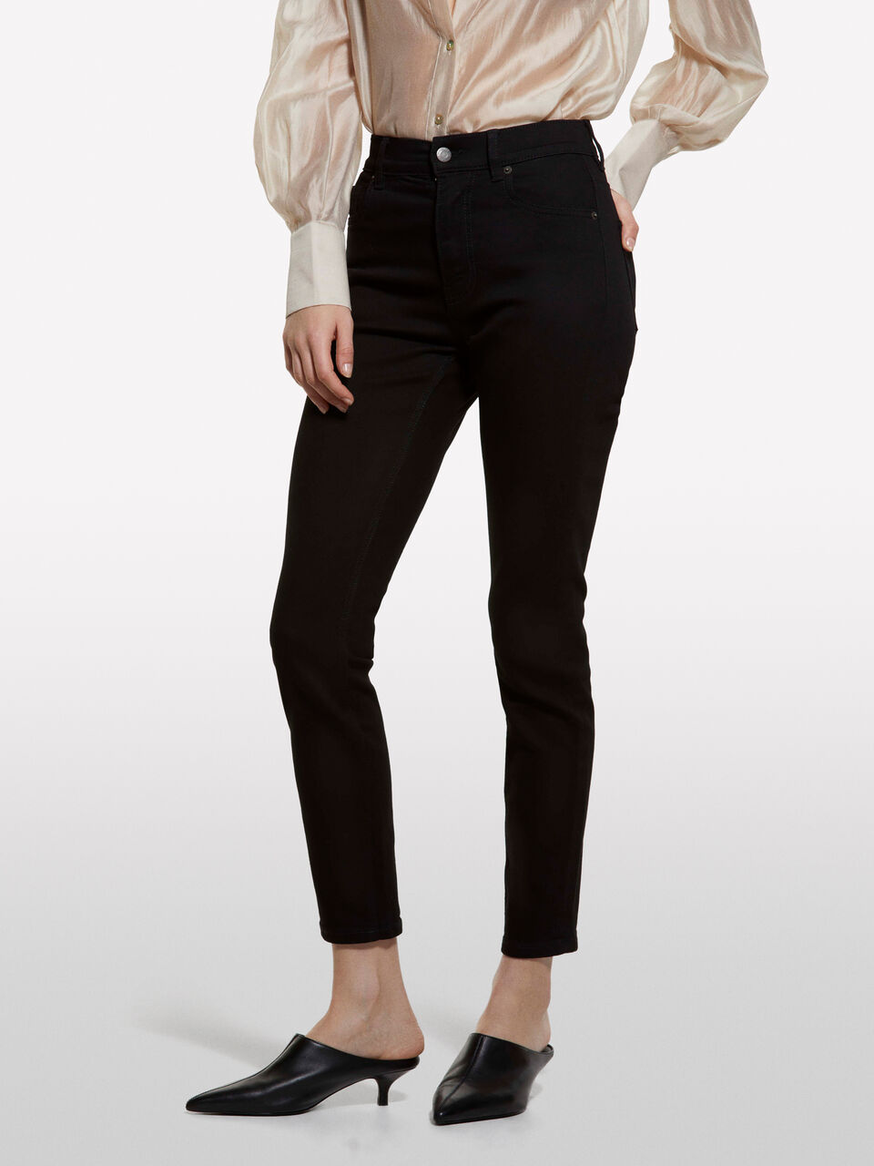 TROUSERS Damen image number null