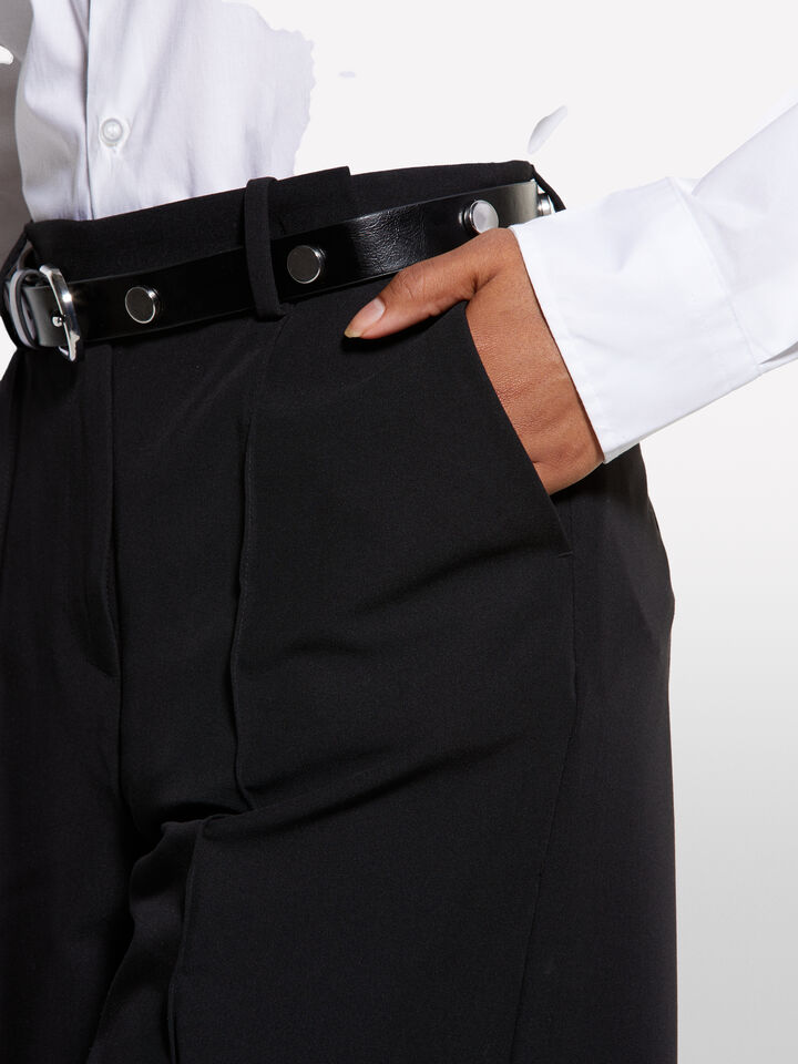 Schwarze Bermudashorts im Relaxed Fit - shorts und kurze hosen für damen - Schwarz | Sisley image number 4