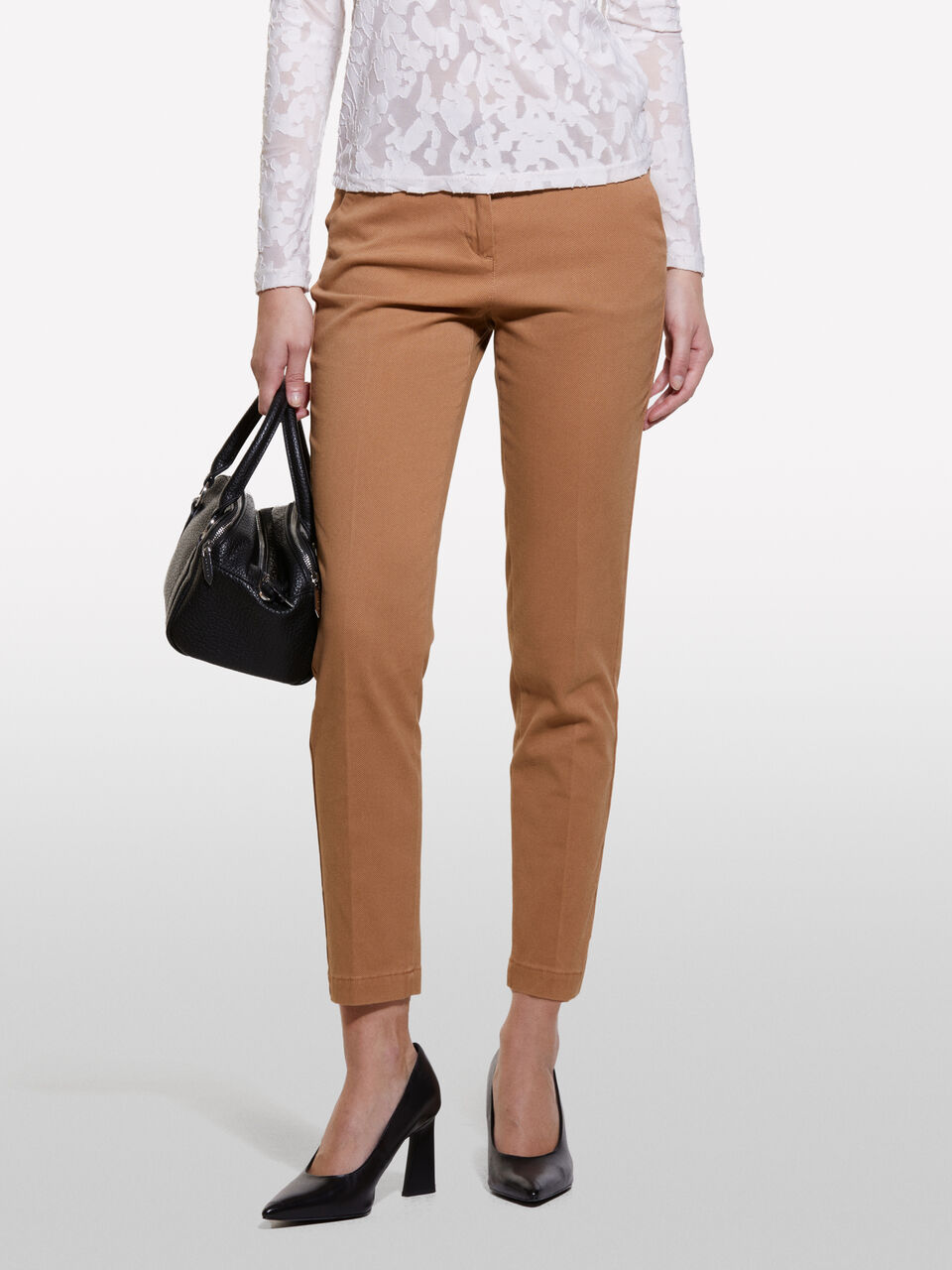 TROUSERS Damen image number null