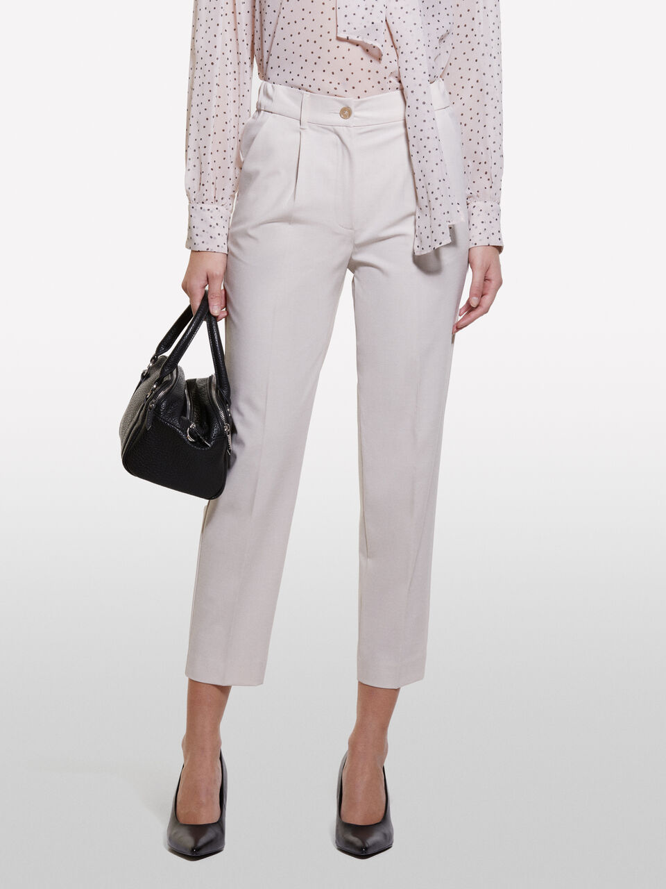 TROUSERS Damen image number null