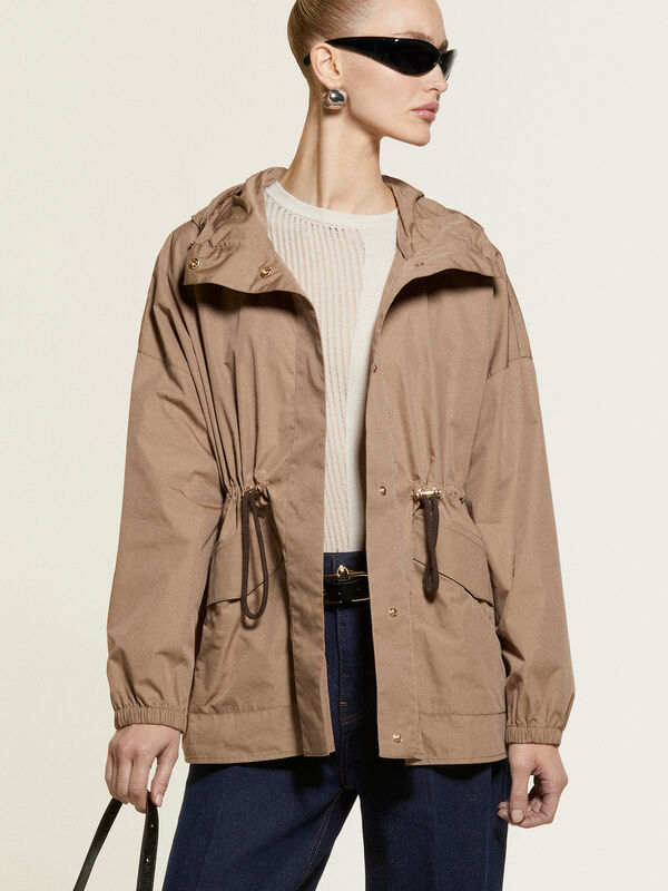 Kurzer brauner Parka mit Kapuze - jacketts und jacken für damen | Sisley