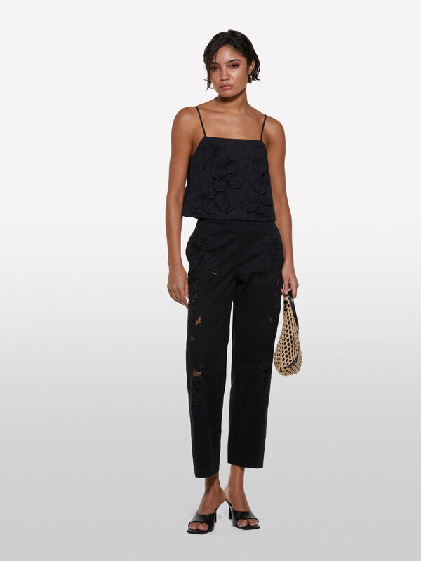 Schwarzes, kurzes Oberteil mit Blumen - top f&uuml;r damen | Sisley