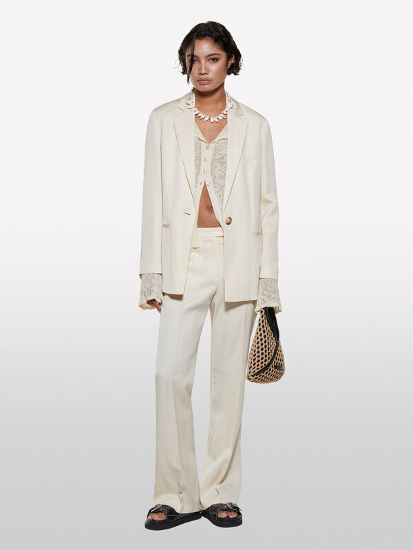 Beiger Blazer mit Riemen Beiger Blazer mit Riemen - blazer für damen | Sisley