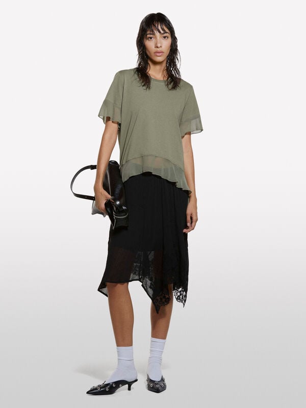 Militärgrünes T-Shirt mit Rüschen Militärgrünes T-Shirt mit Rüschen - kurzärmeliges t-shirt für damen | Sisley
