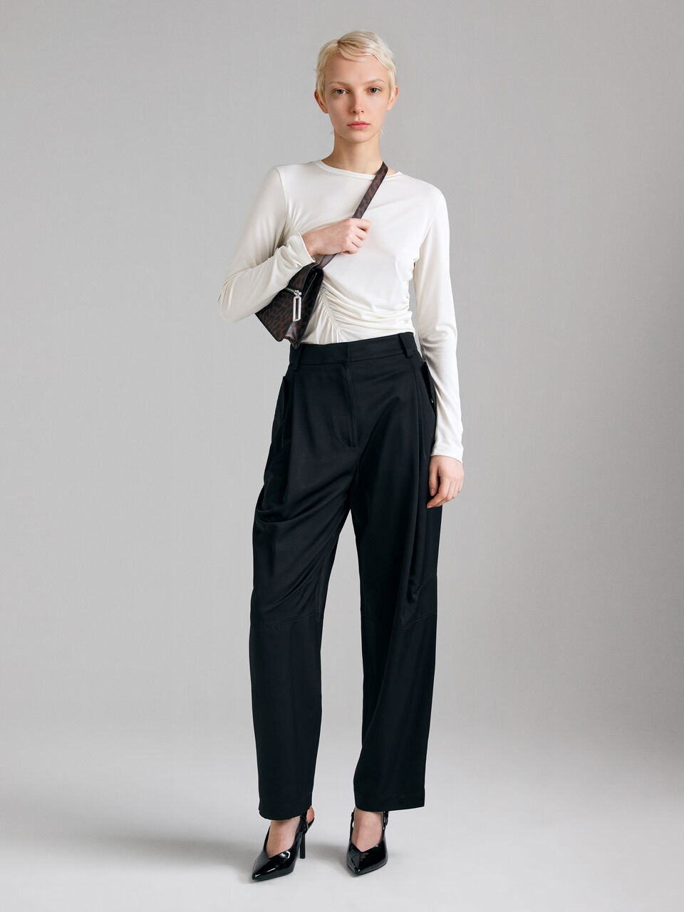 TROUSERS Damen image number null