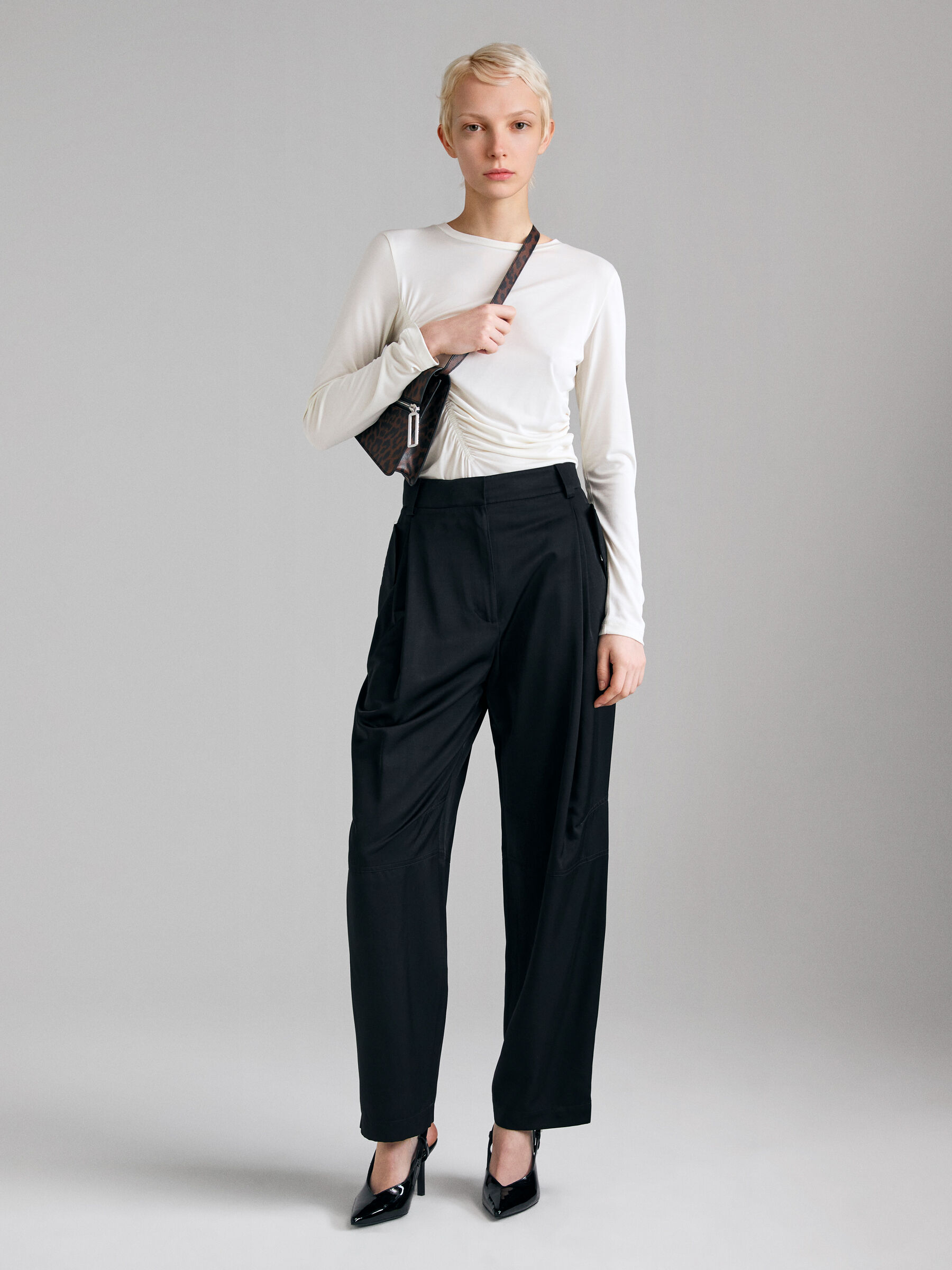 TROUSERS Damen image number null