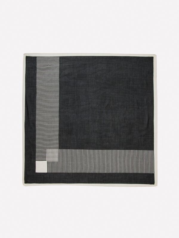 Schwarzes bedrucktes Tuch - schals und foulards für damen | Sisley