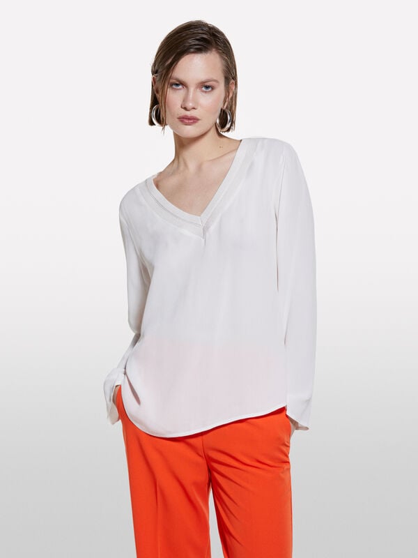 Creme-weiße Bluse mit Ausschnitt im Kontrast - blusen für damen | Sisley