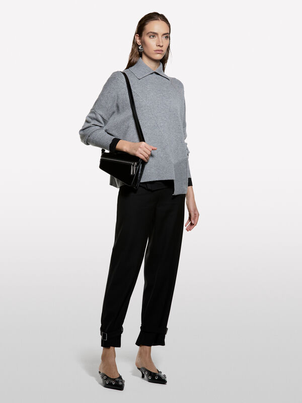 Asymmetrischer Pullover mit hohem Kragen - pullover hoher kragen für damen | Sisley