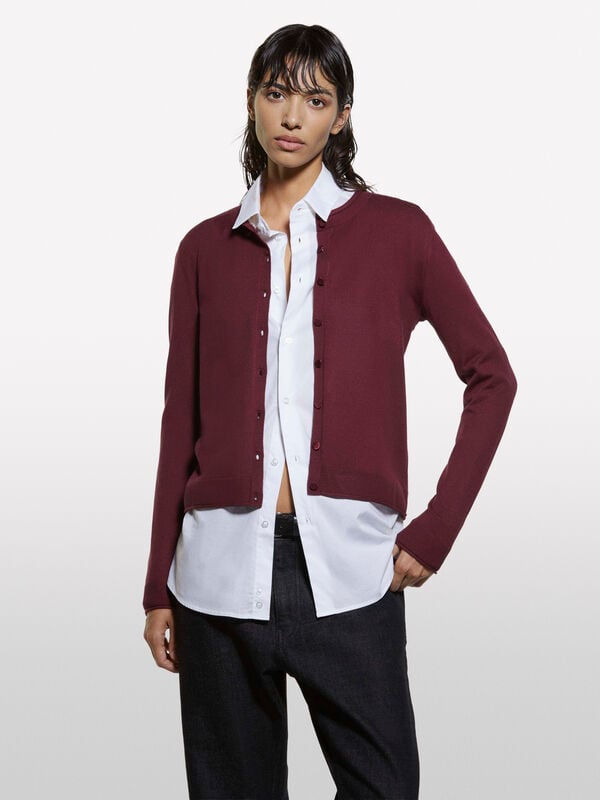 Burgunderfarbene Strickjacke in normaler Passform Burgunderfarbene Strickjacke in normaler Passform - cardigans für damen | Sisley