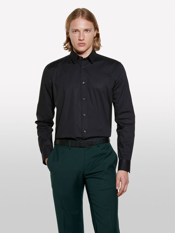 Hemd slim fit in Schwarz - slim fit hemden für herren | Sisley