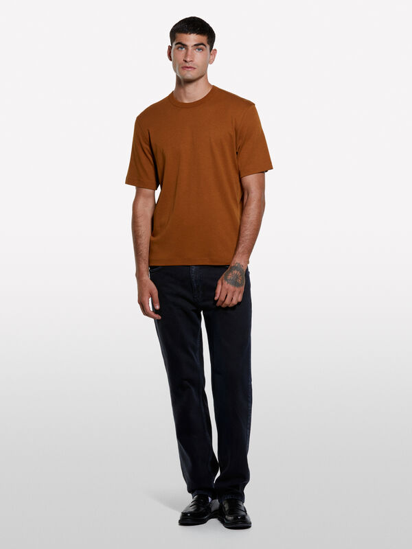 Terrakotta-T-Shirt mit normaler Passform Terrakotta-T-Shirt mit normaler Passform - kurzärmeliges t-shirt für herren | Sisley