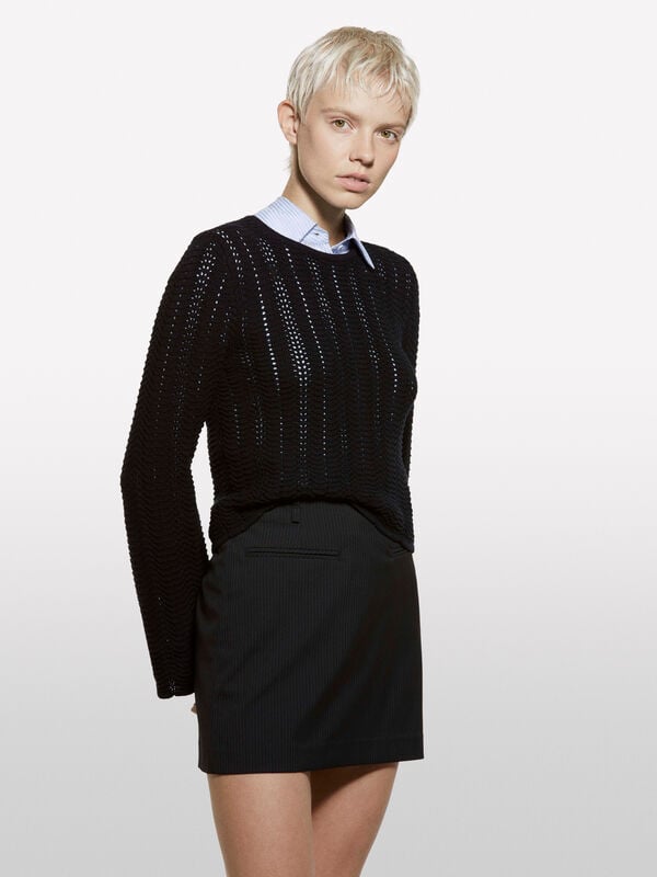 Schwarzes Hemd mit Glockenärmeln Schwarzes Hemd mit Glockenärmeln - rundhalspullover für damen | Sisley