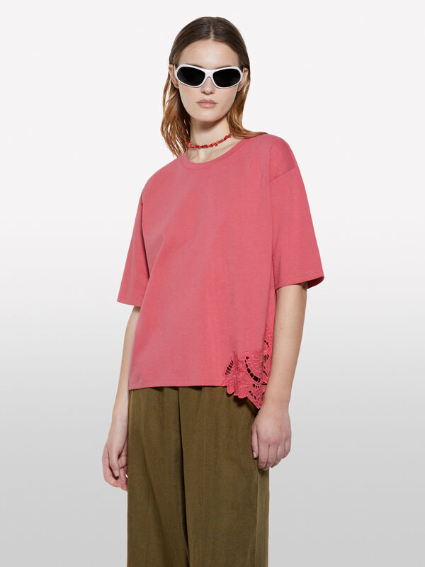 Errötendes T-Shirt mit asymmetrischer Stickerei - kurzärmeliges t-shirt für damen | Sisley