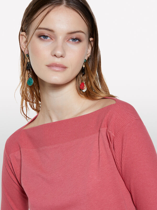 Rougefarbenes T-Shirt mit U-Boot-Ausschnitt - langärmeliges t-shirt für damen | Sisley