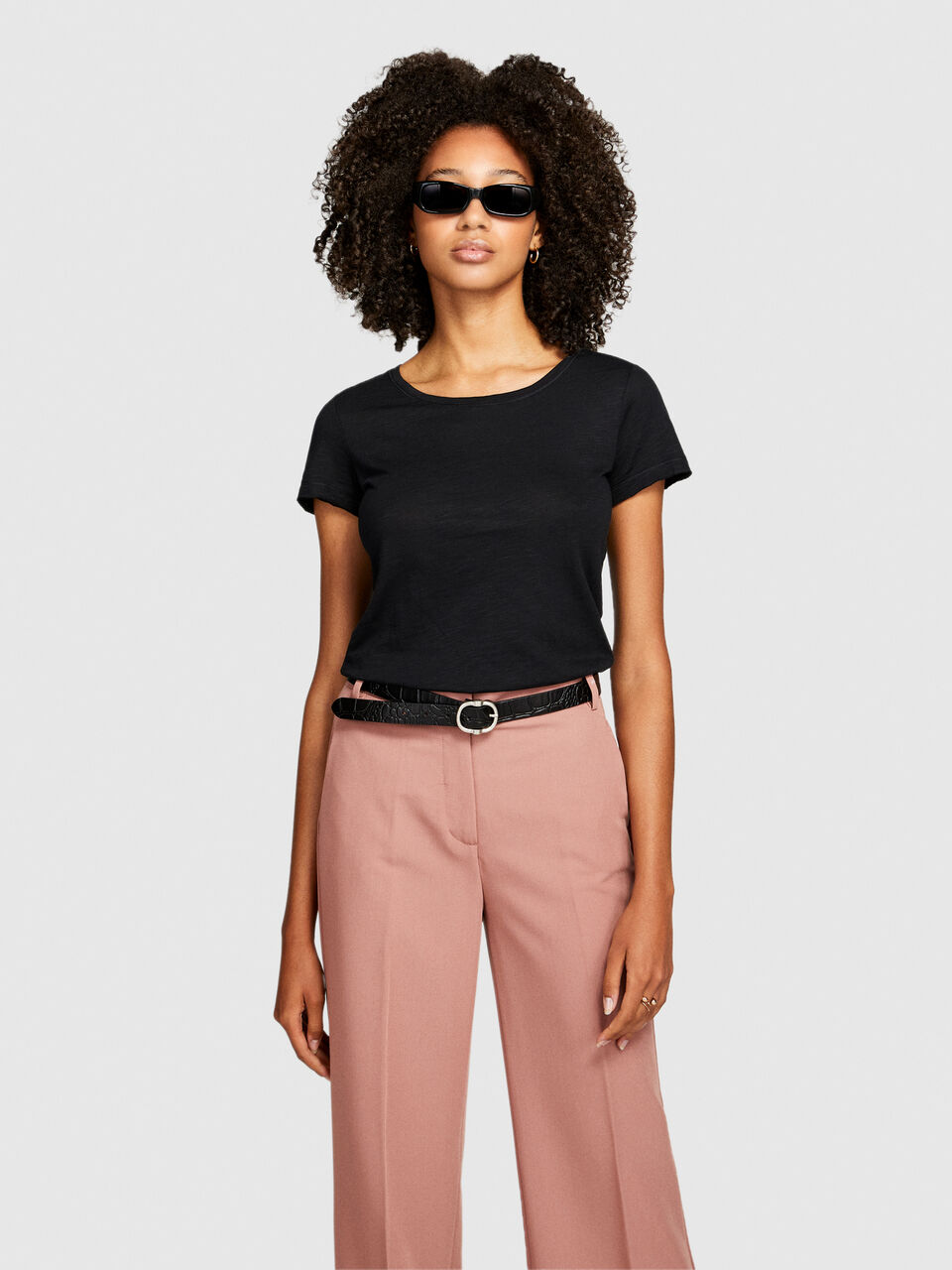 T-Shirt mit Rundausschnitt und Taglio Vivo Damen image number null