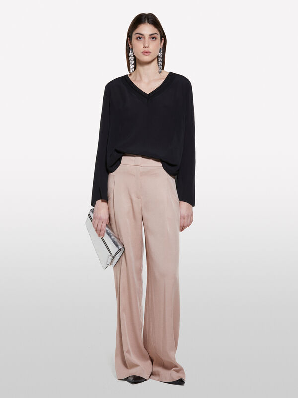 Schwarze Bluse mit Ausschnitt im Kontrast - blusen für damen | Sisley
