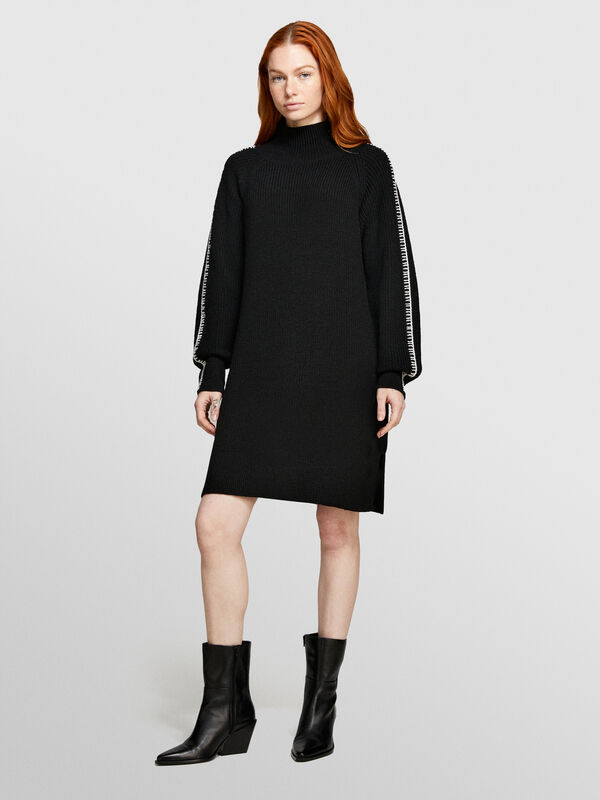 Strickkleid in Schwarz mit Kontrast - kurze kleider f&uuml;r damen | Sisley