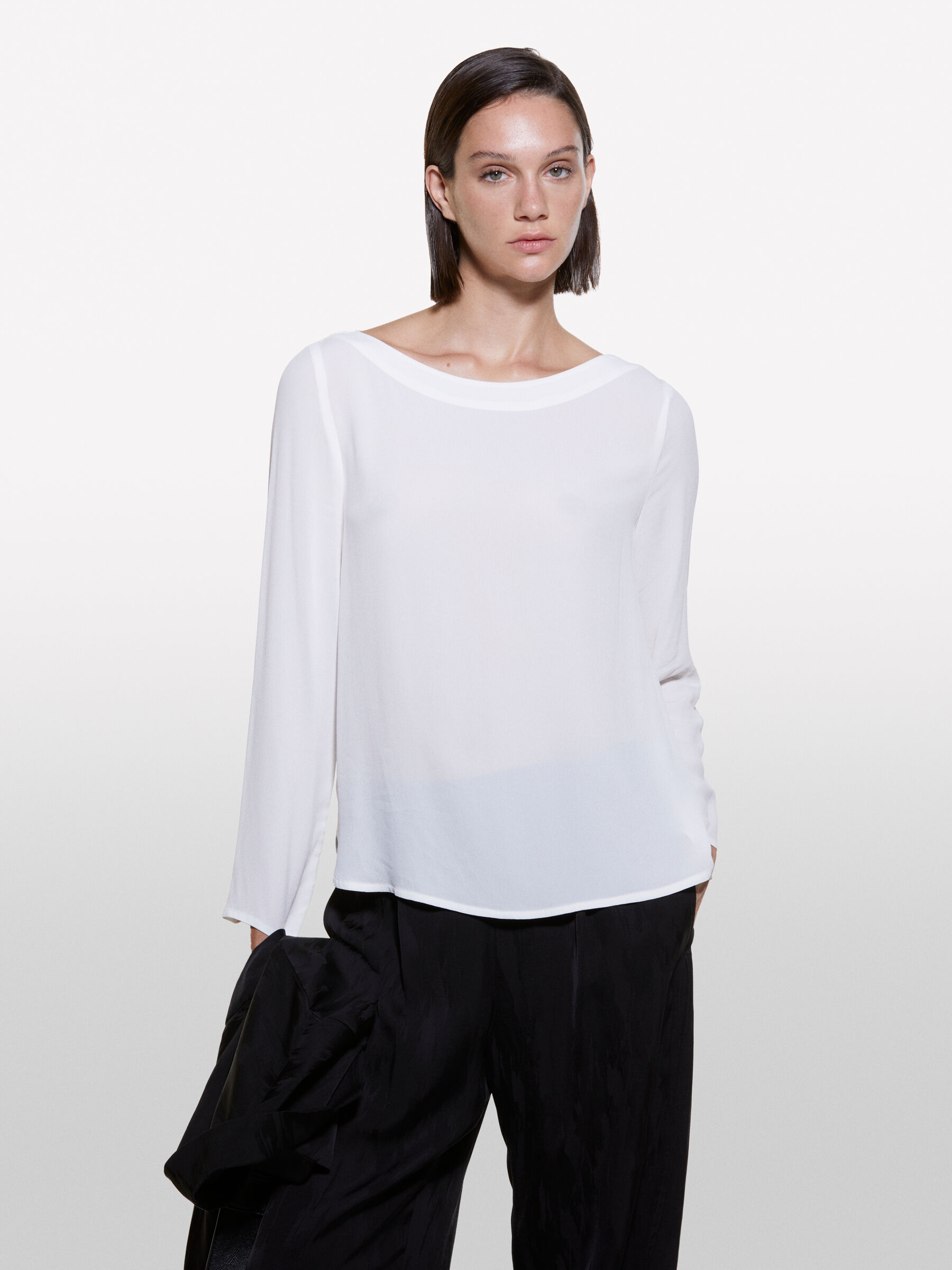 Damenblusen elegant in Spitze und Seide Sisley