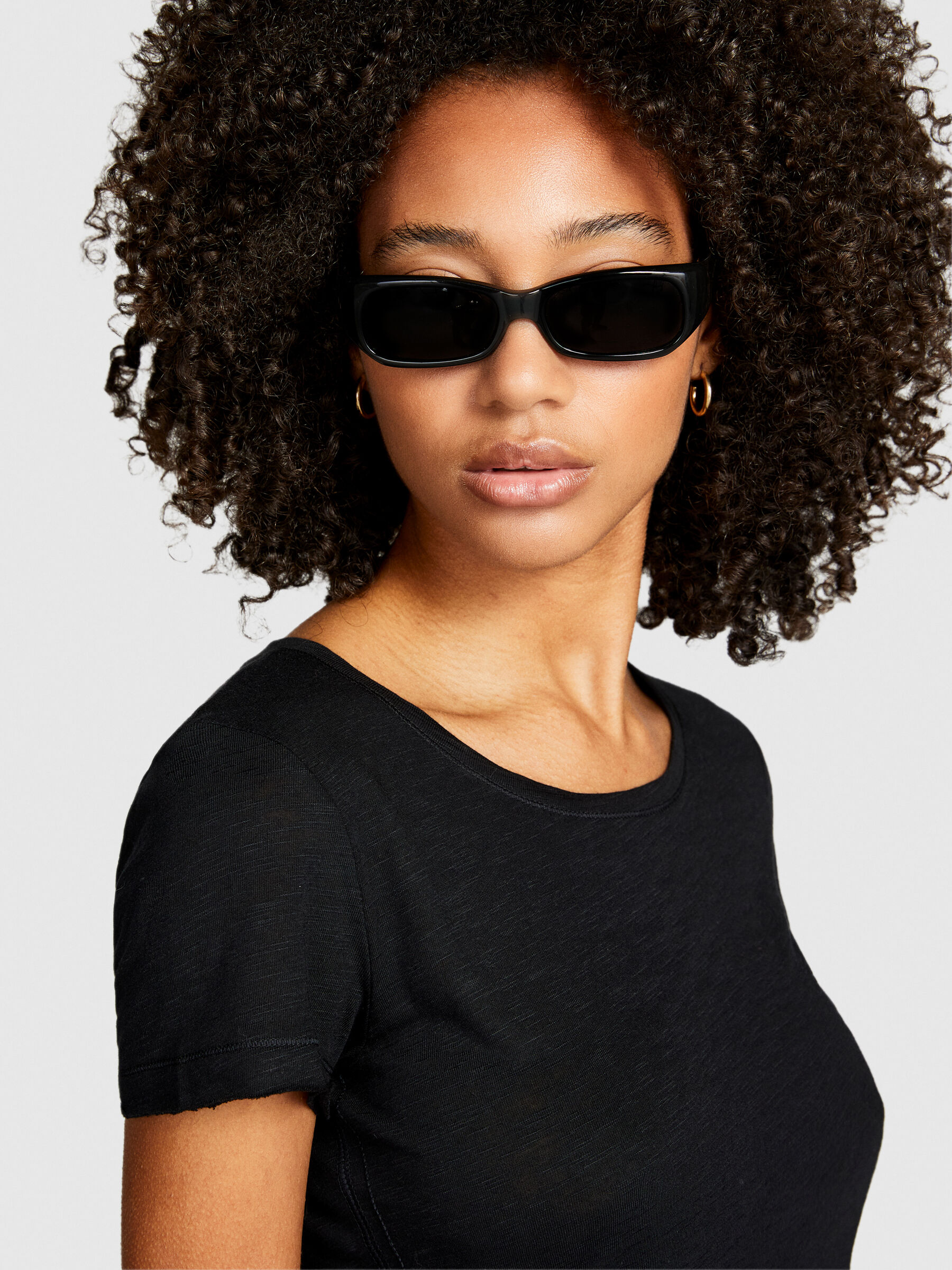 T-Shirt mit Rundausschnitt und Taglio Vivo Damen image number null