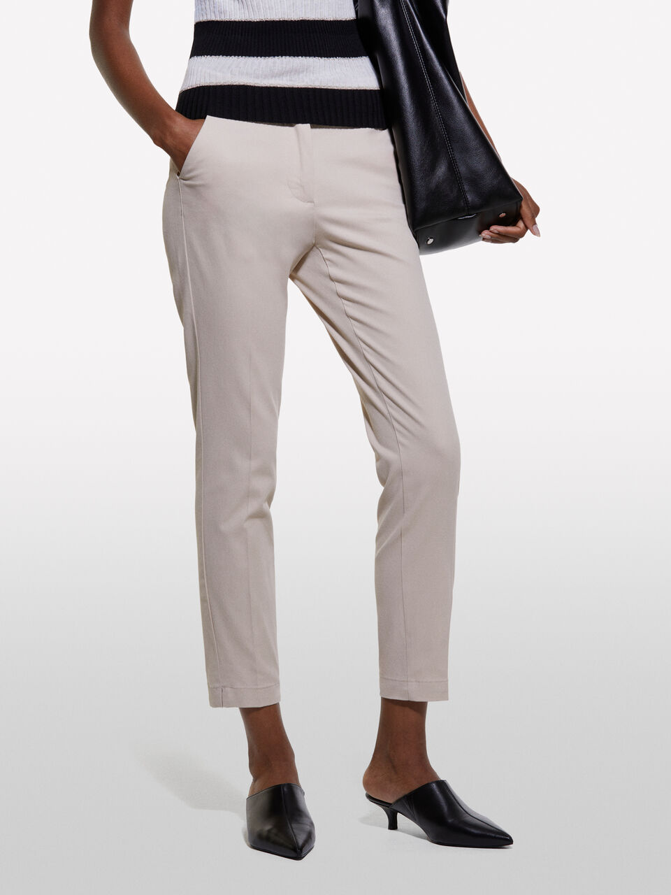 TROUSERS Damen image number null