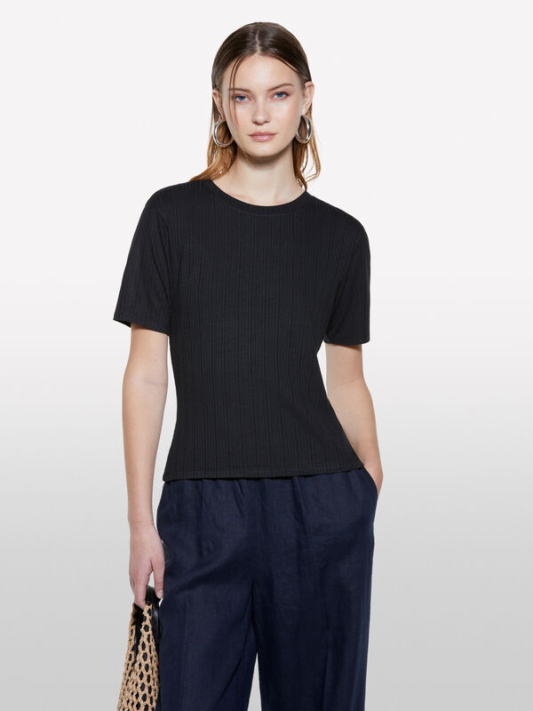 Schwarzes Slim-Fit-T-Shirt - kurzärmeliges t-shirt für damen | Sisley