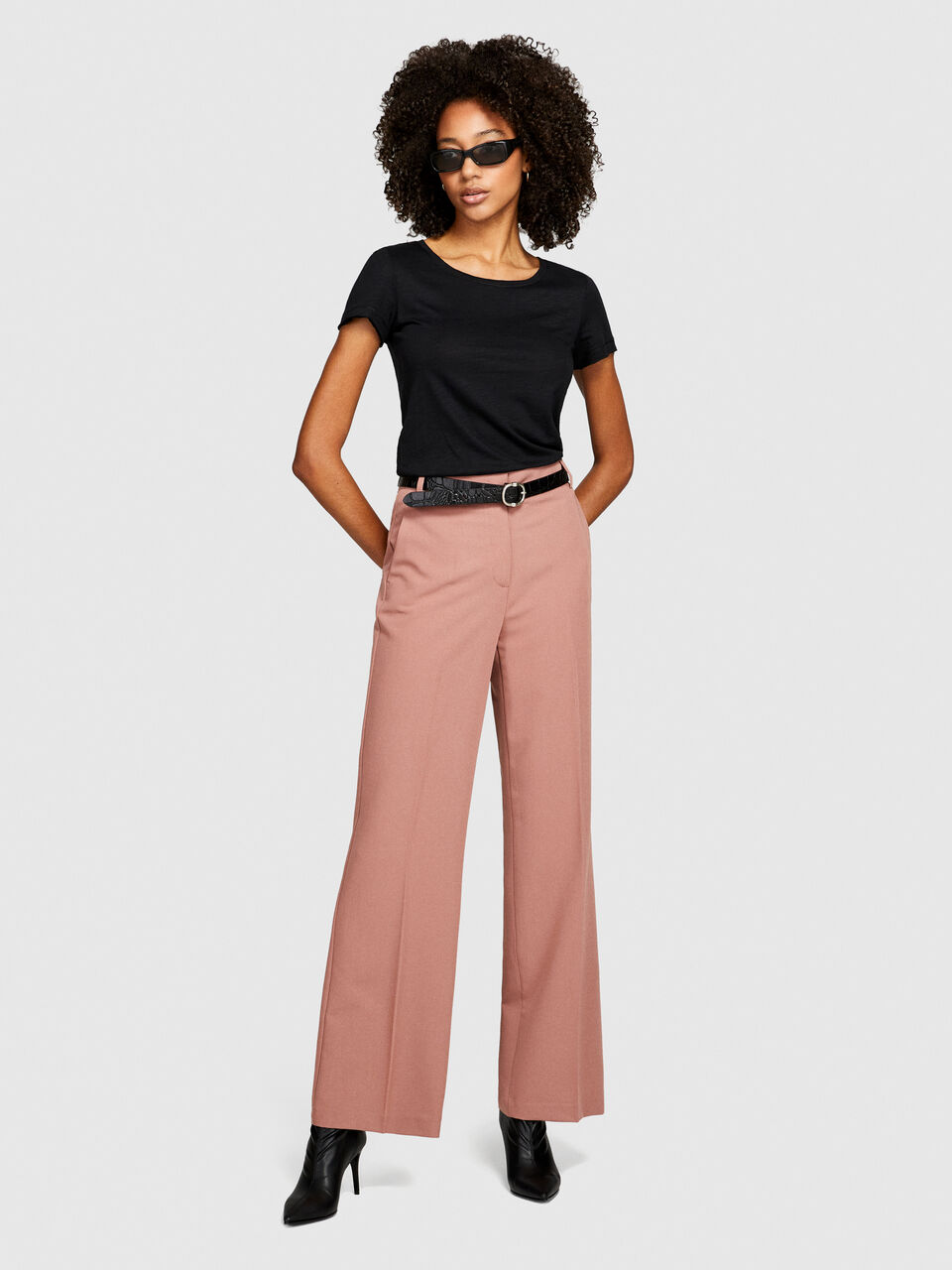 T-Shirt mit Rundausschnitt und Taglio Vivo Damen image number null